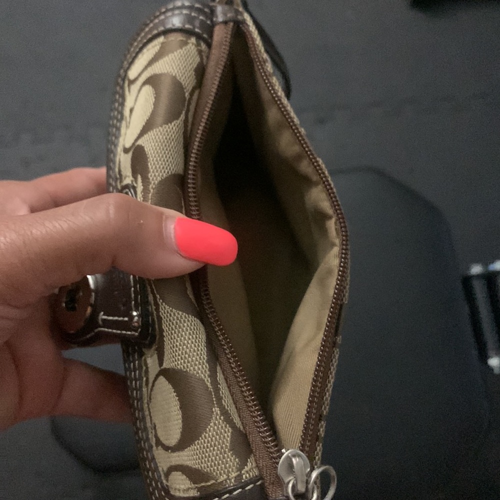 Coach wristlet - Picture 5 of 6